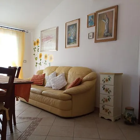 Casa Girasole Apartment *